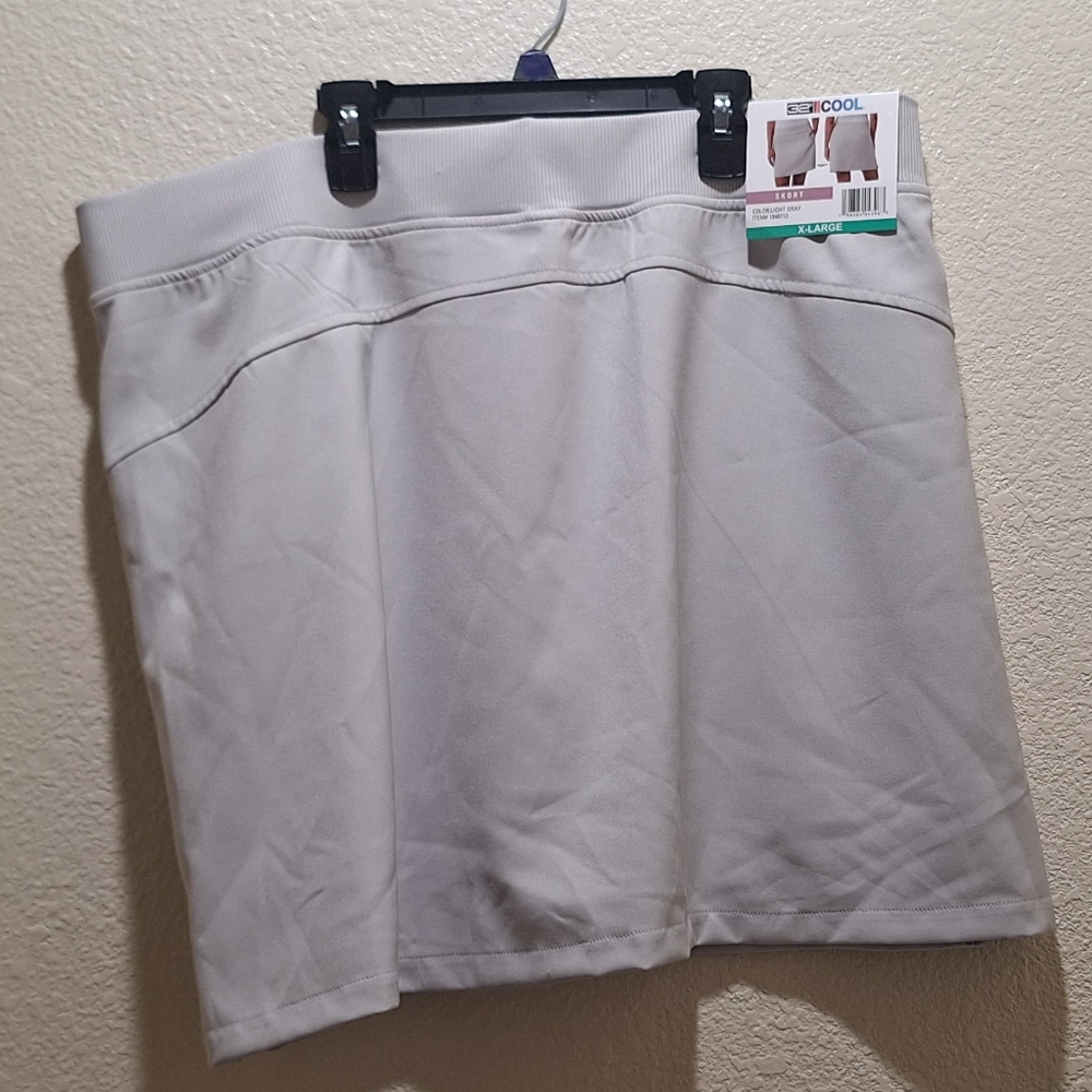 32 Degrees Cool Light Gray Skort